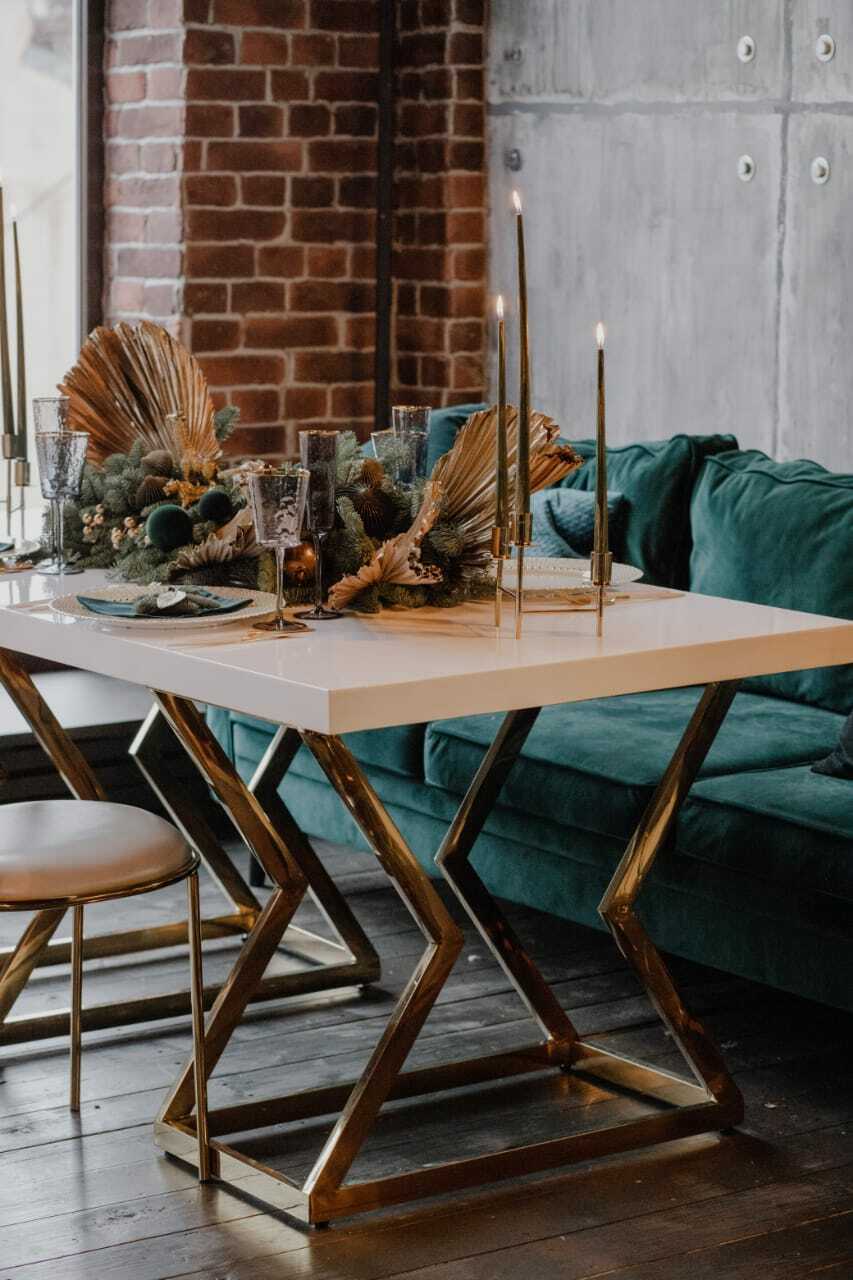 Стол-президиум Милан